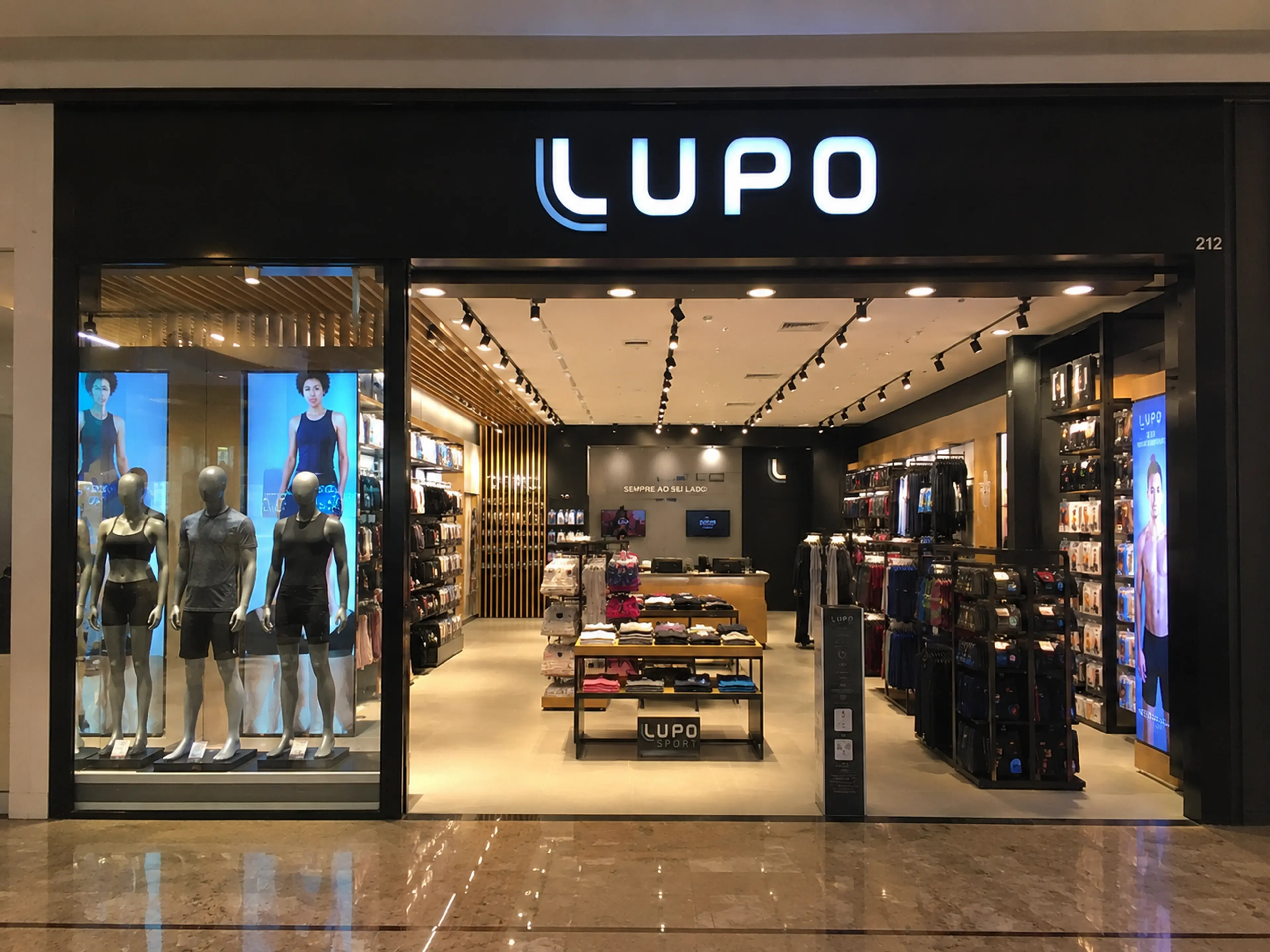 Loja Lupo implantada pela Grota no Shopping Center Norte